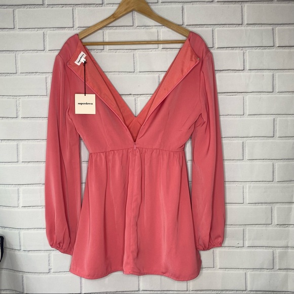 New Superdown deep V neck fit and flare mini dress size small - Picture 5 of 6